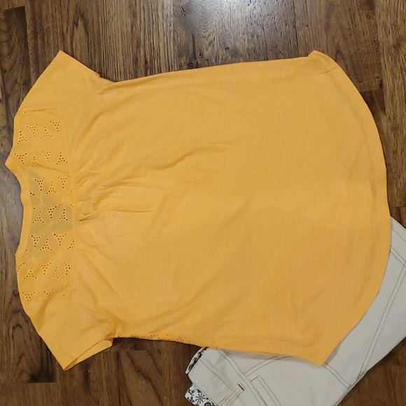 Womens St. John's Bay peach eyelet floral top size MP - Picture 5 of 6